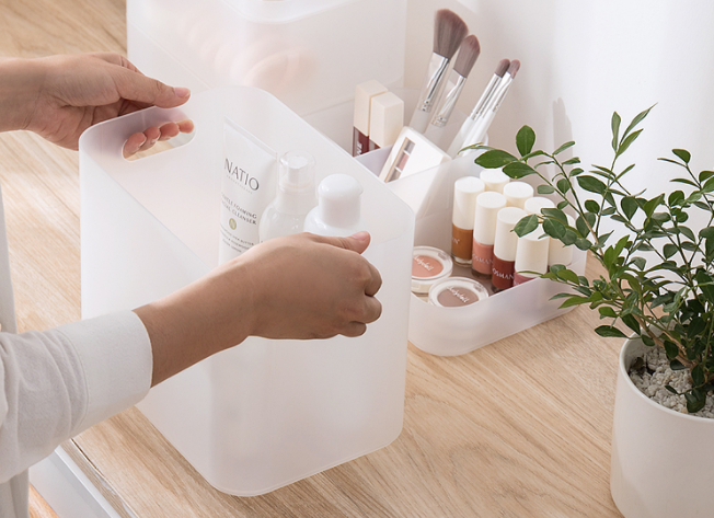 UrbanFinds Muji Style Matte Frosted Storage Box