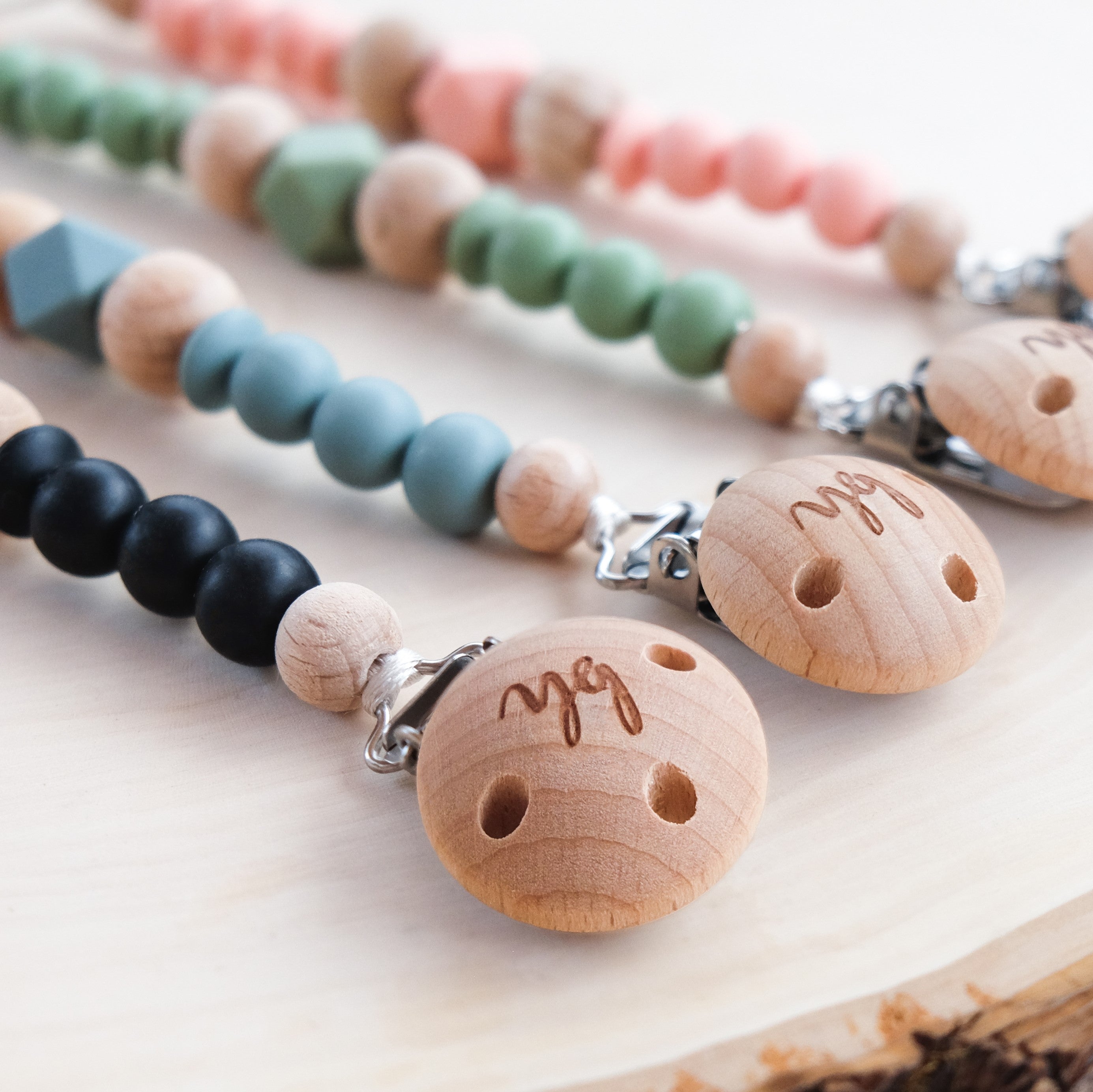 Booginhead PaciGrip Silicone & Wood Beaded Teething Clip