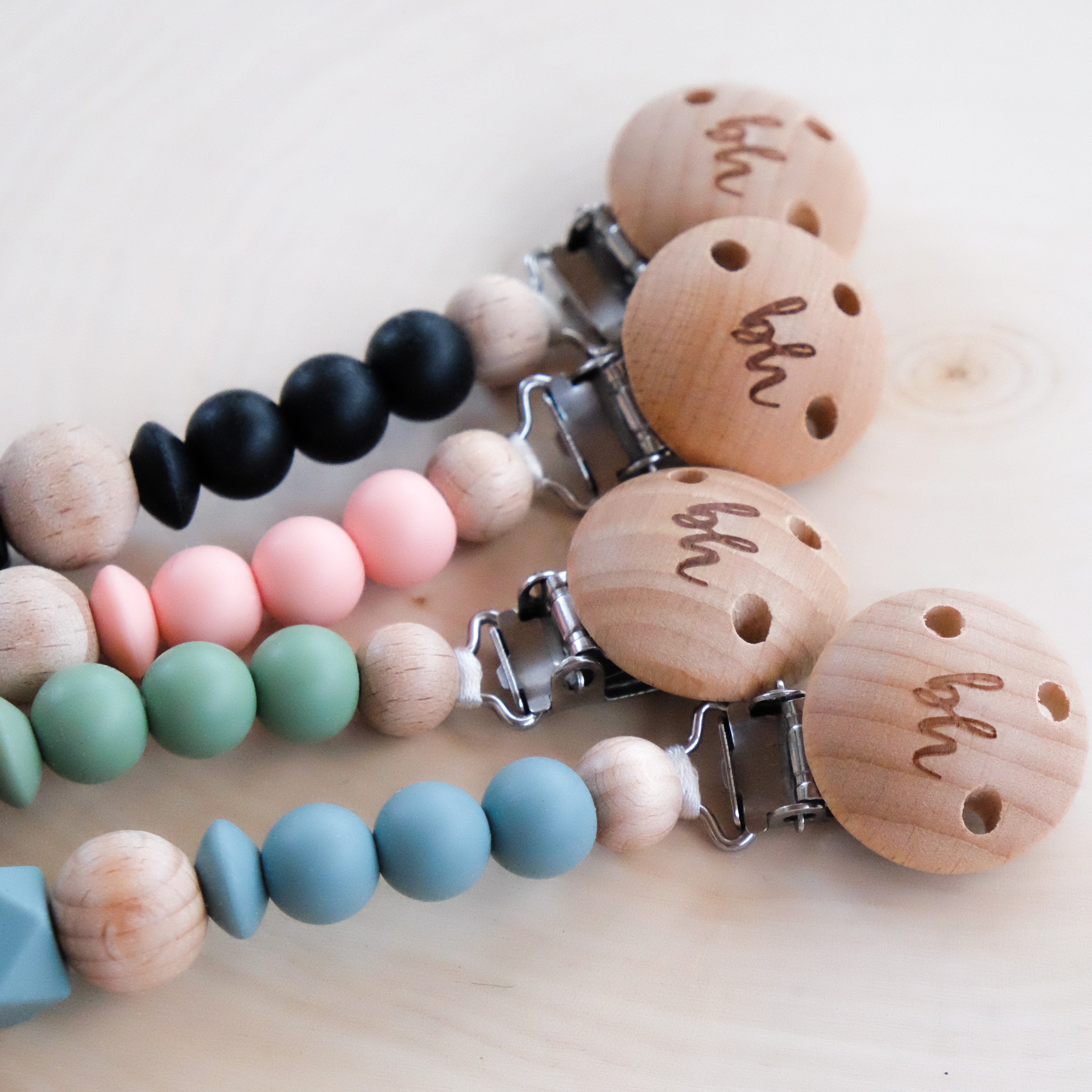 Booginhead PaciGrip Silicone & Wood Beaded Teething Clip